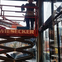 AT Glas- und Gebäudereinigung